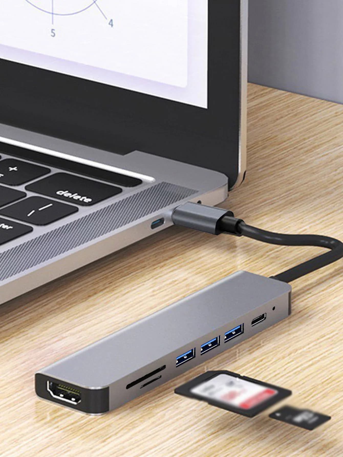 Hub USB transfrontaliero 7 in 1 con interfaccia Type-C, dock di espansione USB multiporta, hub USB multifunzionale
