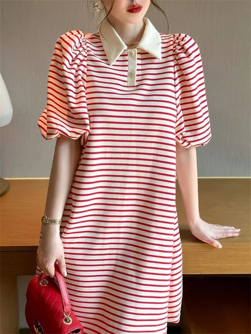 Polo collar contrasting striped short sleeved dress for women in summer, loose waist to cover flesh and show off weight, versati