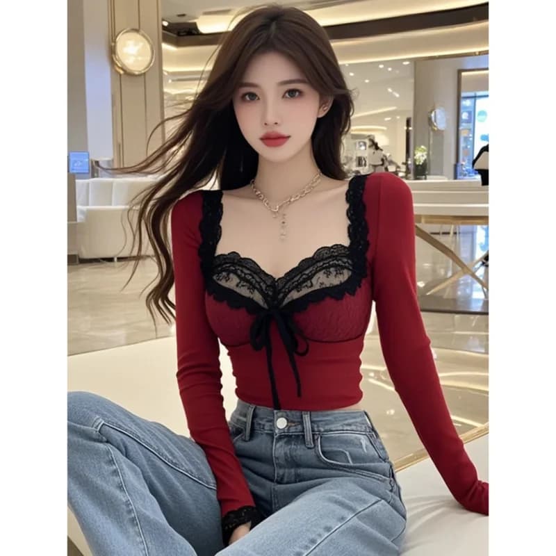 2025 Nuova Tendenza Temperamento Sexy Alla Moda Patchwork di Pizzo Rosso Top Tee Donna Primavera Autunno Sottile Allacciatura Manica Lunga T-Shirt
