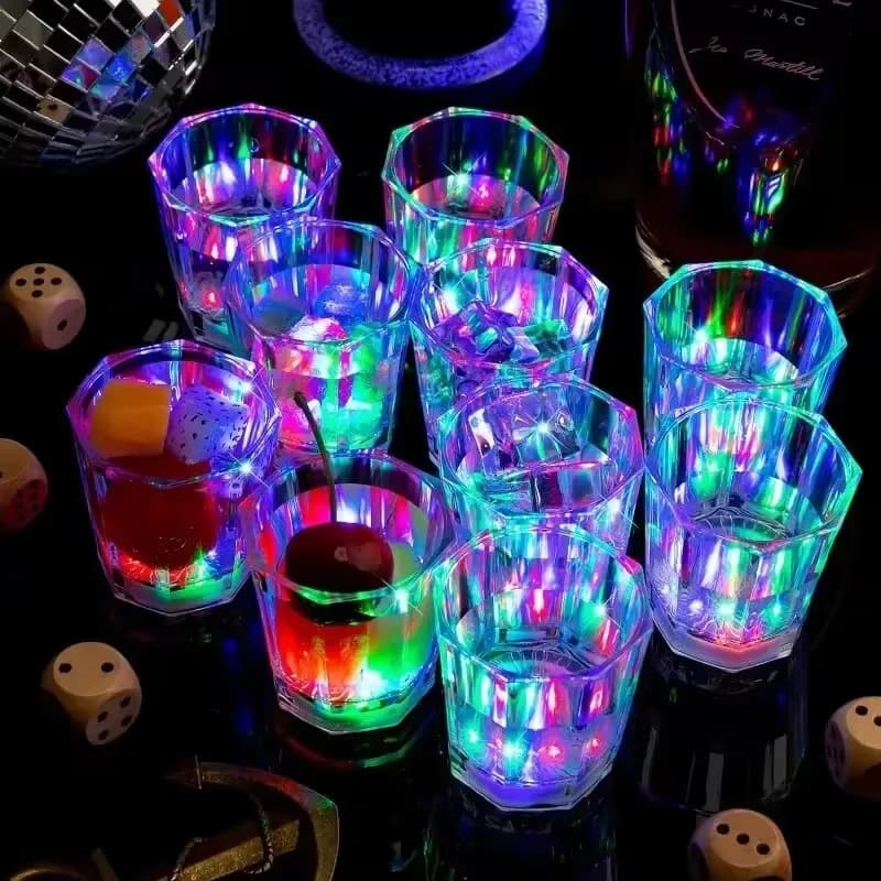 Bicchieri Luminosi per Feste, Bicchieri LED Lampeggianti, Bicchierini Luminosi per Shot, Tazze da Birra Fluorescenti per Feste