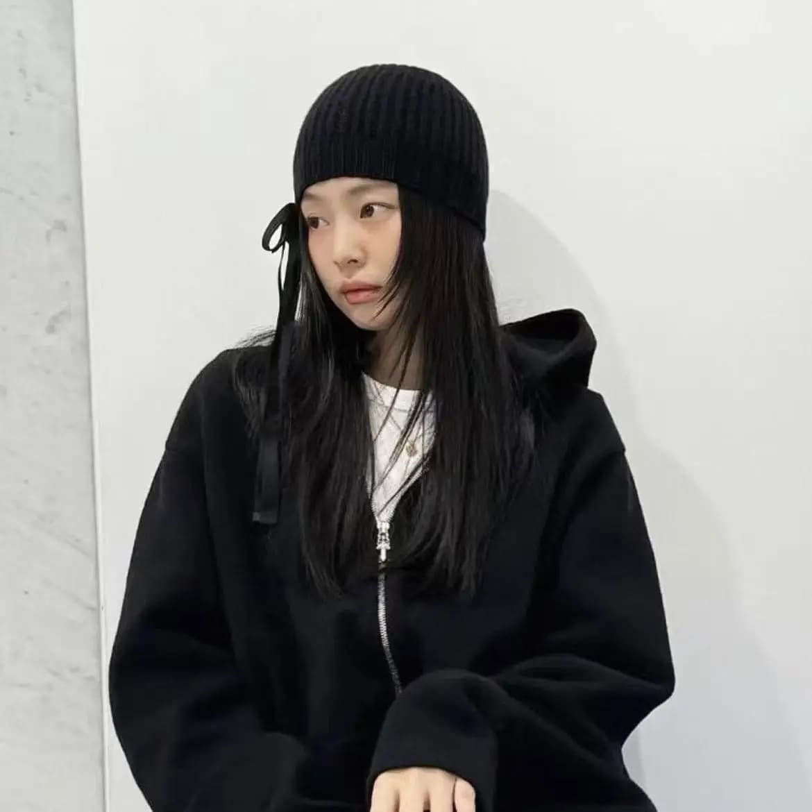 Berretti lavorati a maglia Cappelli per le donne Cinghie con fiocco Skullies Berretti Donna Autunno Inverno Berretti caldi Berretto Cappelli di protezione per le orecchie all'aperto Cofano