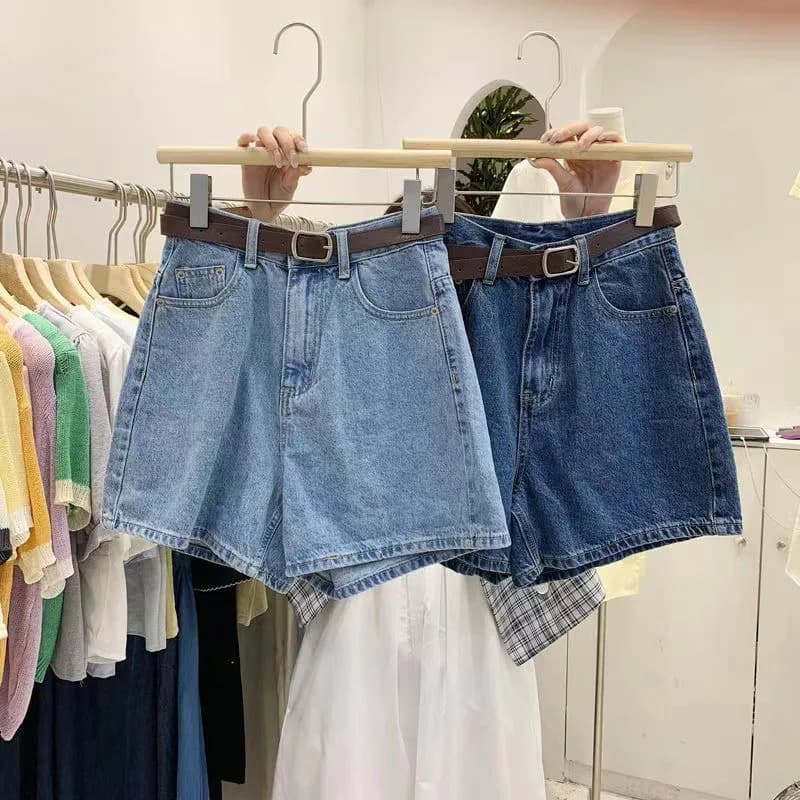 Versione coreana della moda e della letteratura Versione coreana dei pantaloncini di jeans larghi da donna