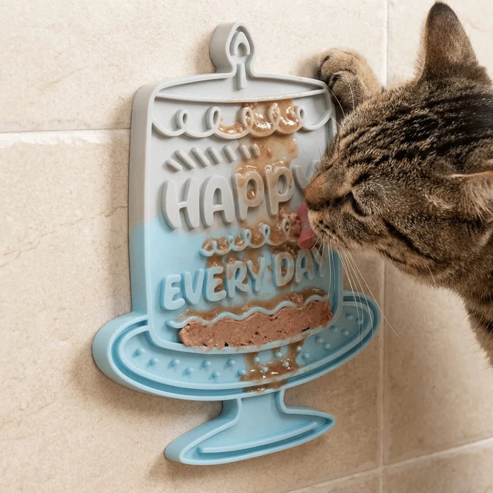 Creative Silicone Cake Shape Pet Slow Food Mat Suction Cup Non-Slip Cat Lick Mat Anti-choking Pet Food Mat Training