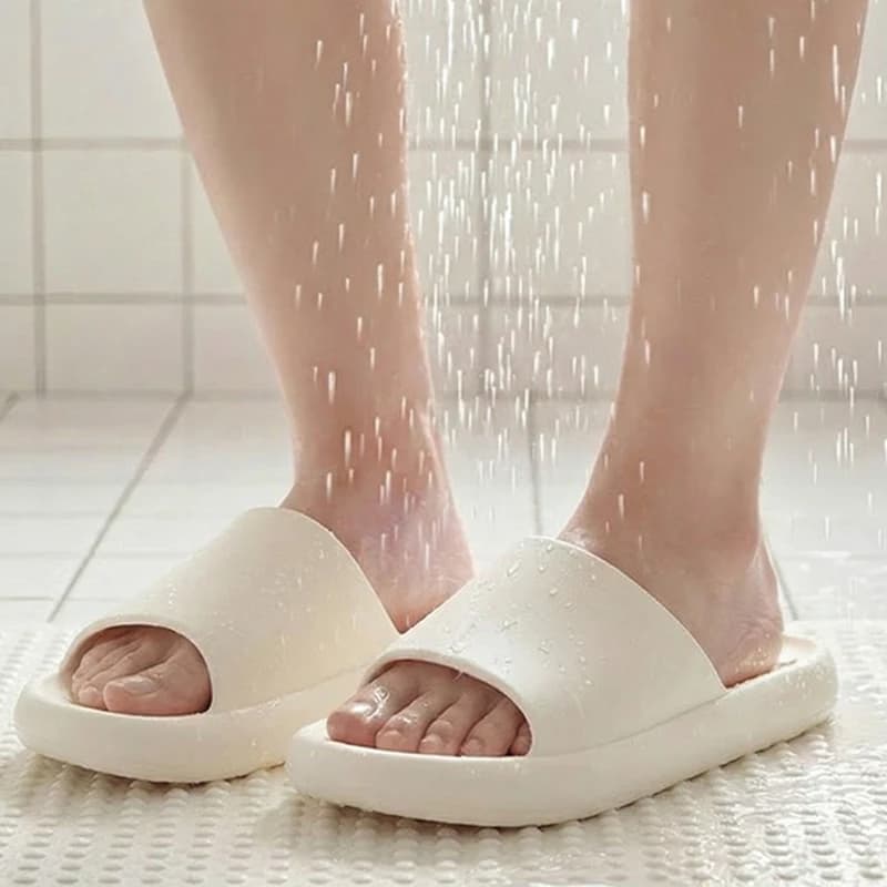 Ciabatte da bagno impermeabili da donna, traforate, con suola morbida in EVA, ciabatte da casa, infradito da spiaggia antiscivolo per esterni estivi 2026