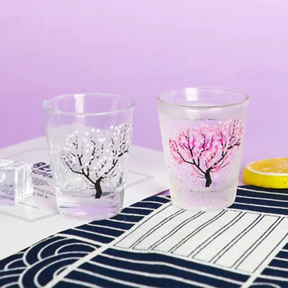 Bicchiere da vino in vetro da 2 once bicchiere che cambia colore bicchiere d'acqua Sakura Blossom Pattern cambia colore Baijiu Cup