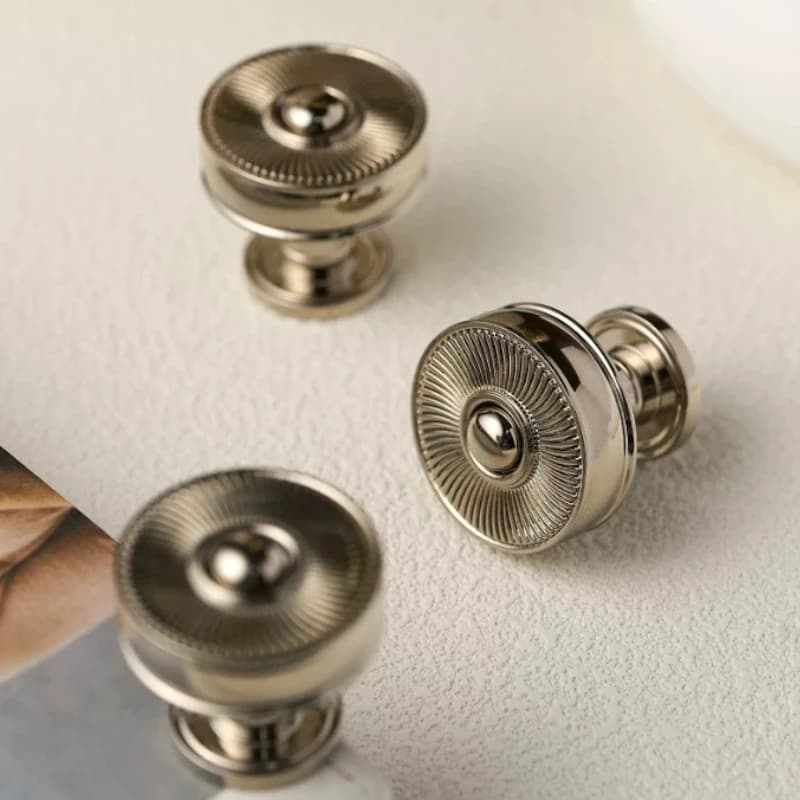 Maniglia per mobile in ottone di lusso leggero, stile francese creativo, per armadio, guardaroba, scarpiera, pomello in nichel argento, tiranti per cassetti a foro singolo