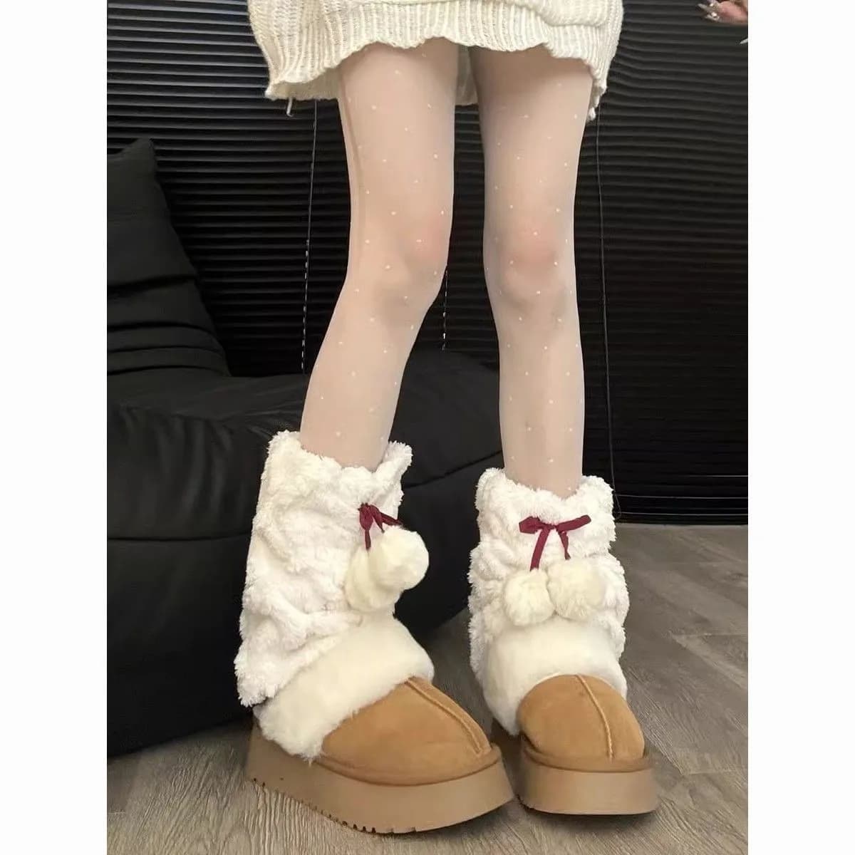 Sympathetic chandeliers with pompon, socks for boots thickened in slippery plush Y2K, fashionable warmmuscles for the winter, socks slimming mid calf
