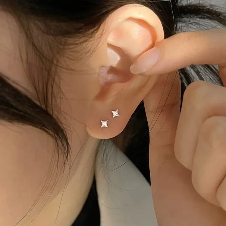 Piccoli orecchini a bottone con stella in zircone argento per le donne Gioielleria raffinata Minimalista Accessori per la cura del foro dell'orecchio Regali