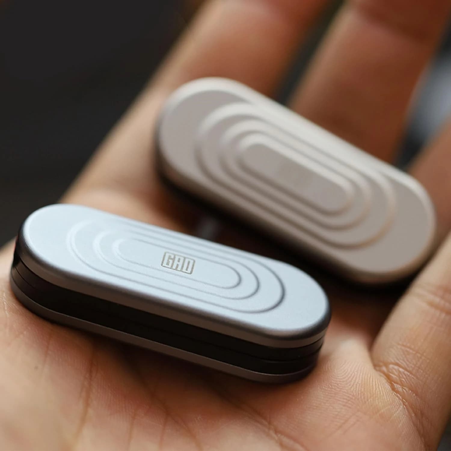 GAO Studio Rich Coin EDC Fidget Slider Metallo Push Card EDC Sollievo dallo stress Giocattoli sensoriali Fidget Spinner ADHD Strumento Fidget Toy