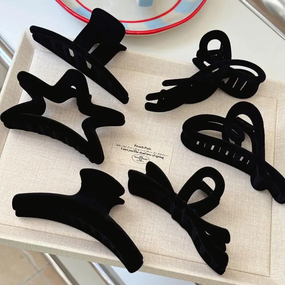 Autumn And Winter Vintage Heart Bow Grab Velvet Shark Clip Women's Ponytail Clip Hair Claw black Hair Ornament Barrette Hairpin