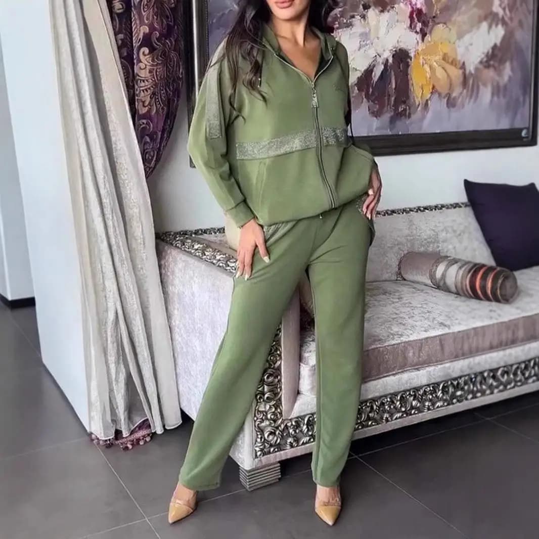 Set Moda Donna Autunnale con Felpa e Pantaloni Lunghi, Stile Casual, Collezione Invernale, Completo Tre Pezzi a Maniche Lunghe