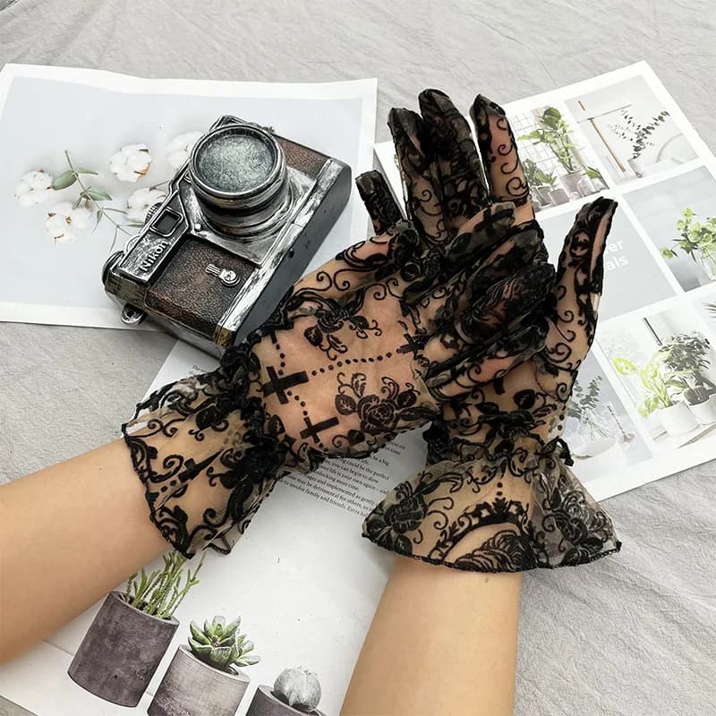 Guanti corti in rete elastica trasparente sottile in pizzo nero sexy Guanti da donna con protezione solare Punk gotico Lolita Cosplay Guanti con fiori incrociati