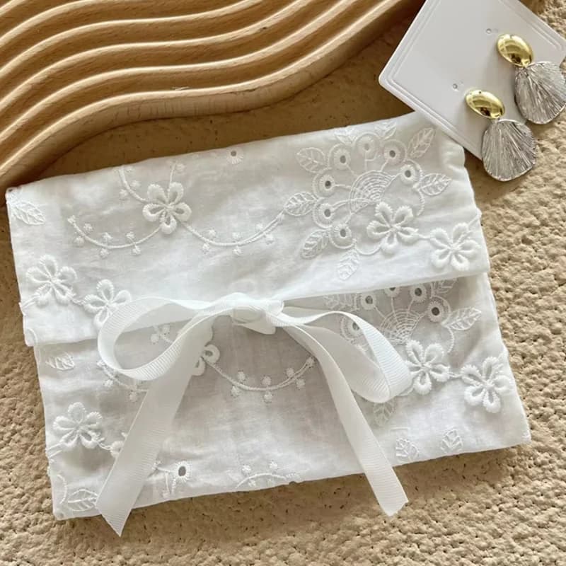 Cotton Lace Envelope Gift Bag Jewelry Pouch Luxury Cream Packaging Gift Dust Bag for Cloth underwear Storage