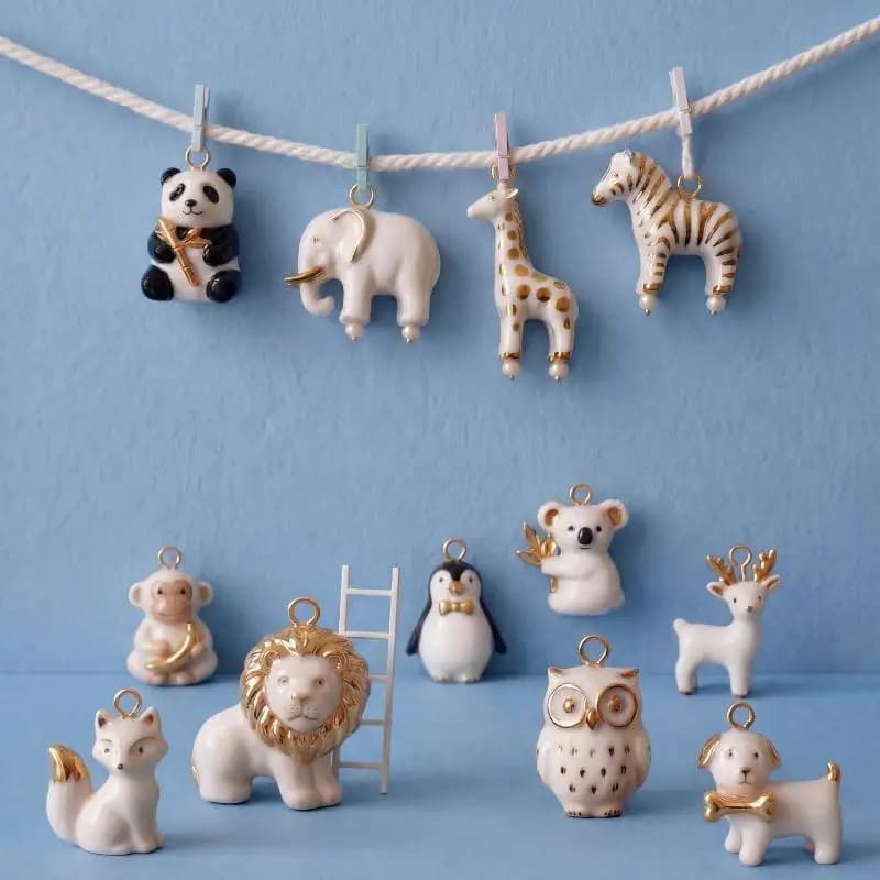 Painted Animal Charm Pendants Lion Elephant Raccoon Designs Alloy Jewelry Accessories for DIY Bracelet Necklace Art Projects