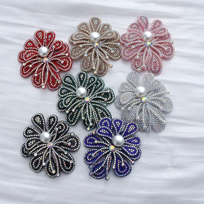 Nuovi accessori per fiori 3D super brillanti Spilla per fiori con strass Clip per capelli per scarpe Abbigliamento con diamanti intarsiati