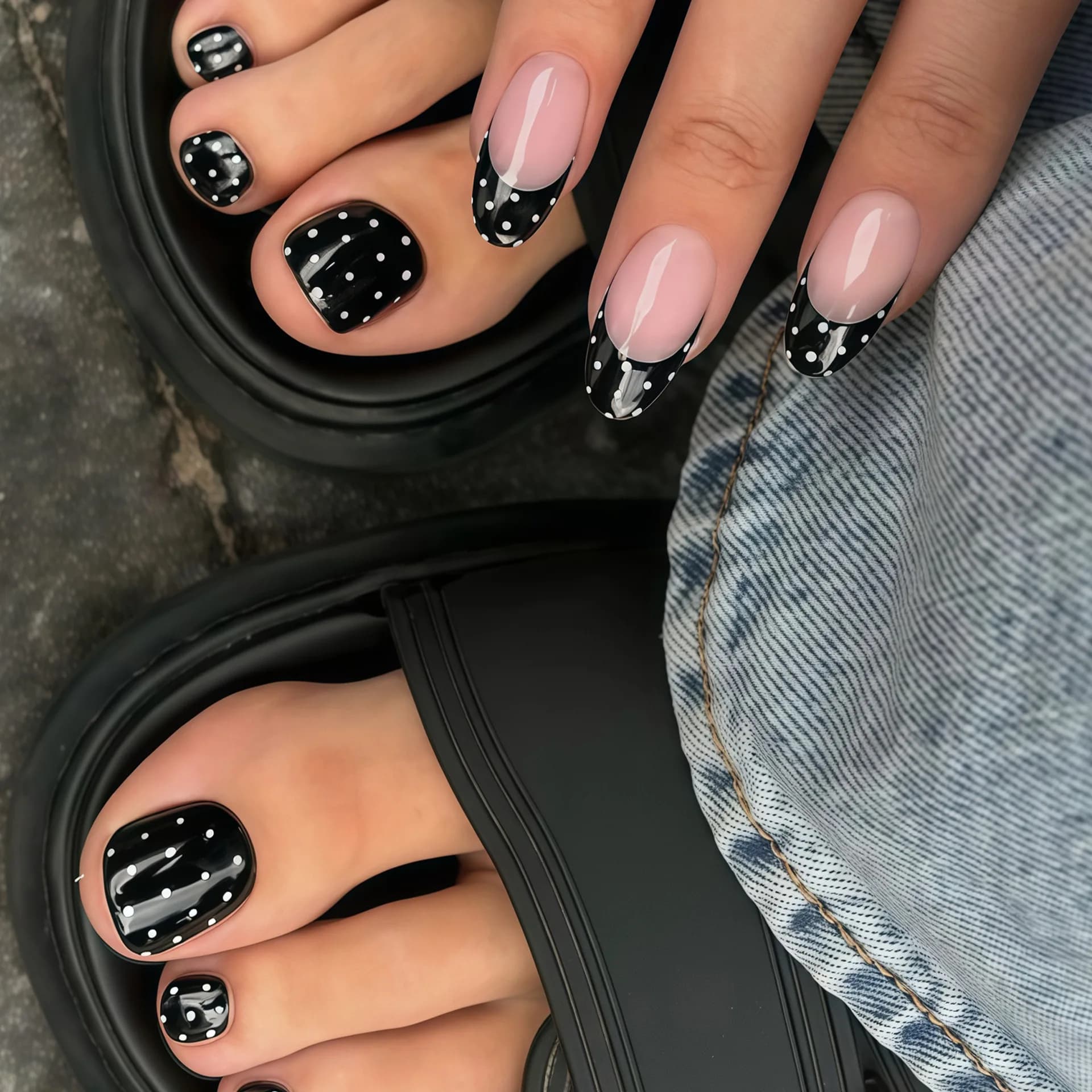 Set di unghie finte, pois bianchi su sfondo nero, unghie francesi semplici e carine, rimovibili e indossabili, nail art bianca