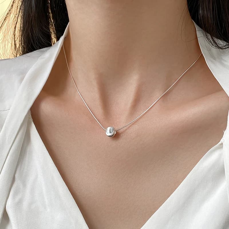 Collana in argento sterling 925 con tre perle rotonde spazzolate, occhio di gatto, catena in osso di serpente, collana di lusso leggera, gioielli alla moda