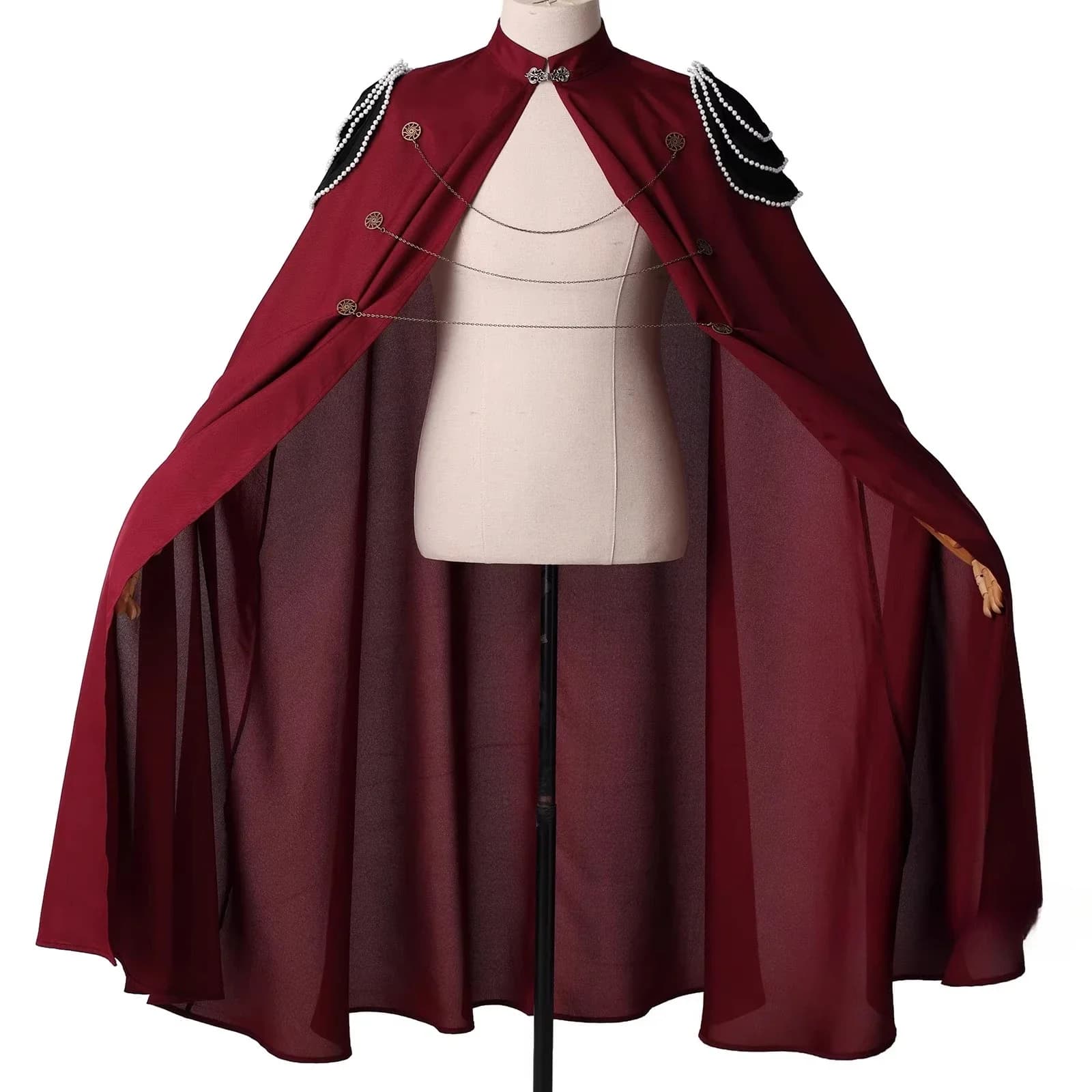 Men's and women's knives with European medieval padding, pearl curtains, tool chains, spectacle costume