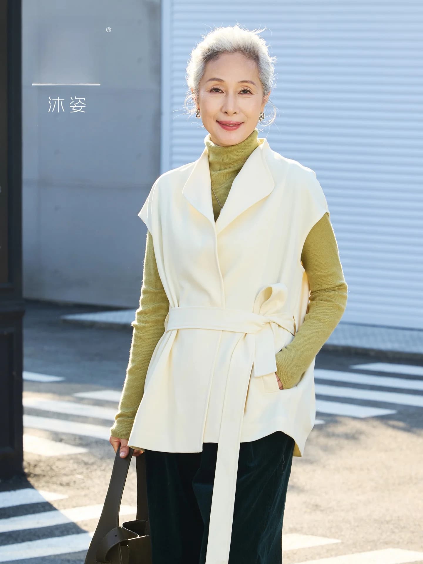 Muzhi Midlife Women's Fashion Vest Top Belted Outerwear Jacket Spring Autumn Style Loose Fit Standard Size Polyester Fiber