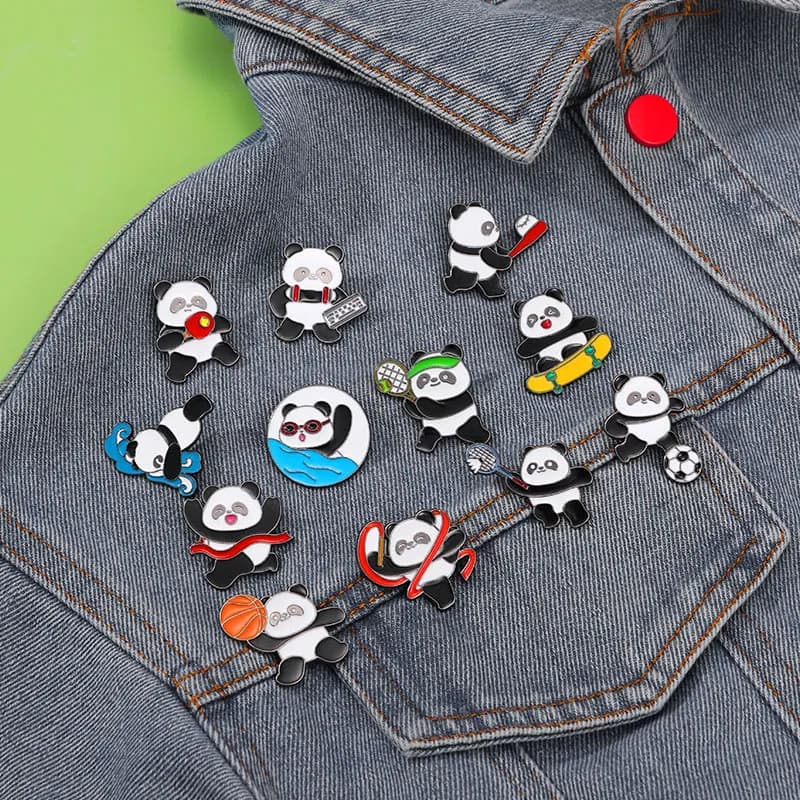 Cartoon Panda Sports Tema Spille smaltate Badminton, ping pong, baseball, tennis, nuoto, immersioni, basket, calcio Pin