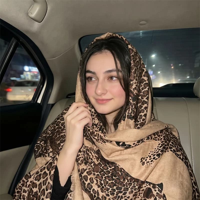 Vintage Leopard Print Hijab and Headscarf Women Raw Fringe Shawl Soft Lightweight Scarf Modest Islamic Head Wrap For Daily Wear