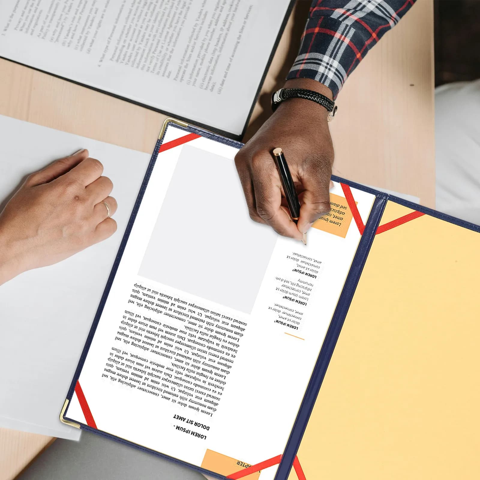 Cartella Portadocumenti Premium con Tavoletta Scrivibile, Organizer per Documenti, Carte, Penne, Portadocumenti Portatile per Ufficio, Porta Curriculum e Appunti per Colloqui