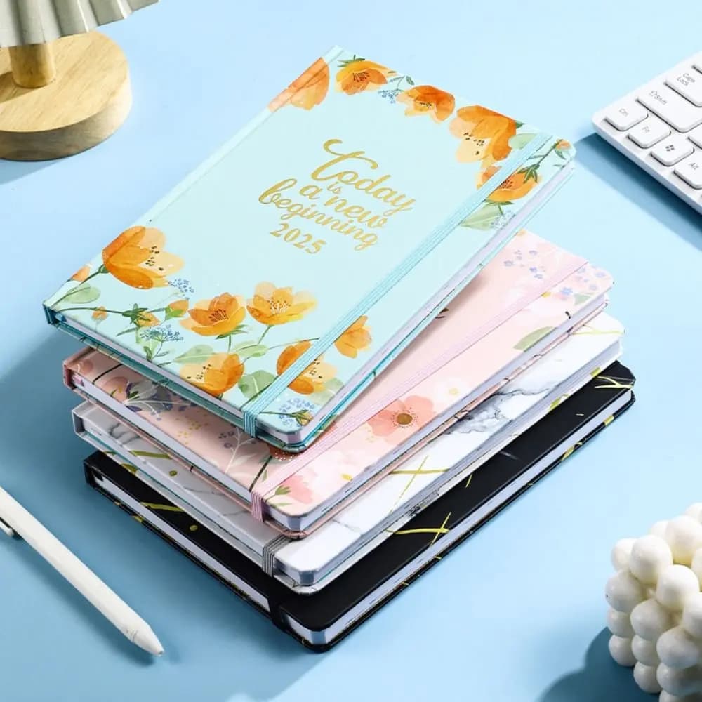 Agenda A5 2025, Quaderno con Carta Spessa 160 Pagine, Copertina in Cartone, Elastico, Pianificatore Giornaliero