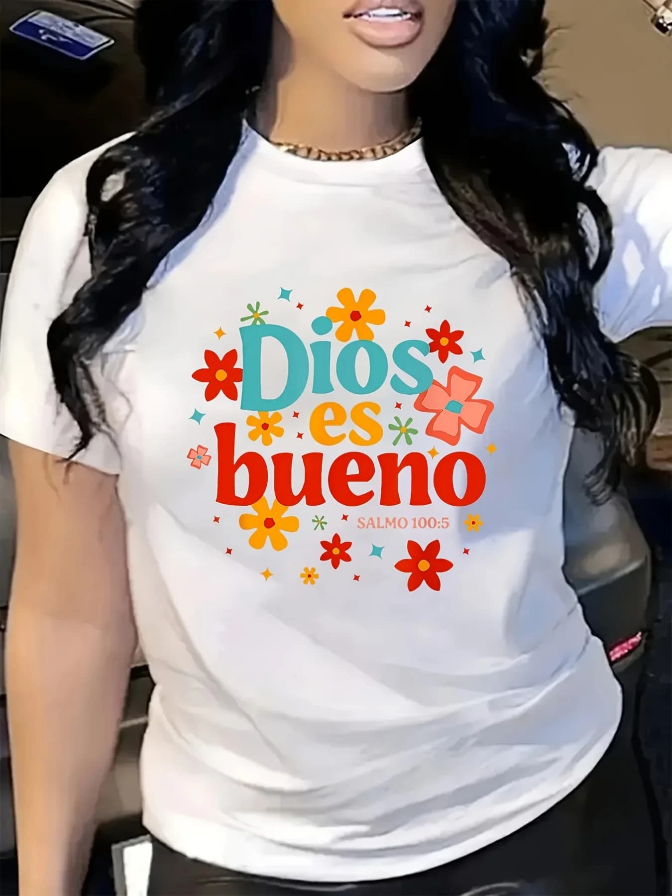 T-shirt floreale spagnola da donna - Abbigliamento religioso "God Is Good" Stampa floreale Abiti estetici a base di fede cristiana di tutti i giorni