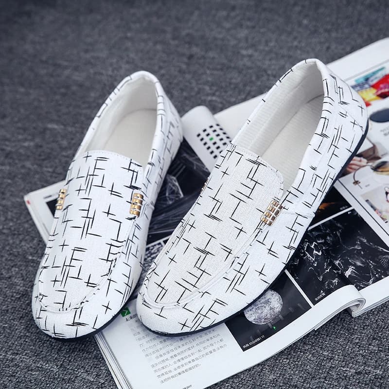 Men's Stroller Shoes with Rounded Toe, Soft Sole, Low Heel, Slip-on, Lightweight and Comfortable for All Seasons