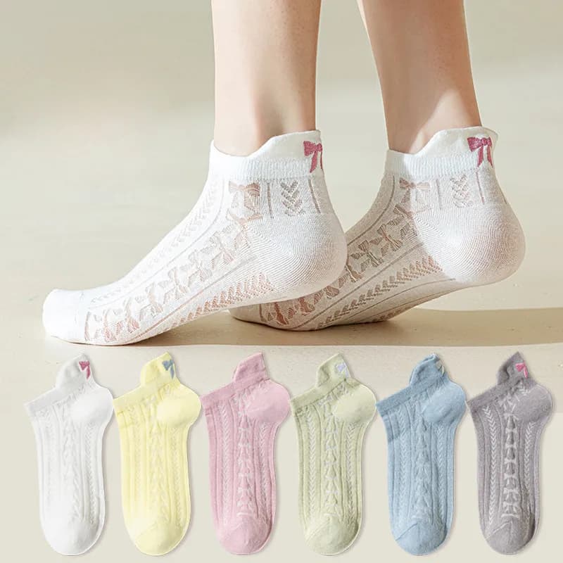 Calzini corti da donna con fiocco sul tallone di nuovo design Lolita Kawaii Calzini estivi sottili e traspiranti scavati a tubo basso Calzini in cotone bianco di tendenza