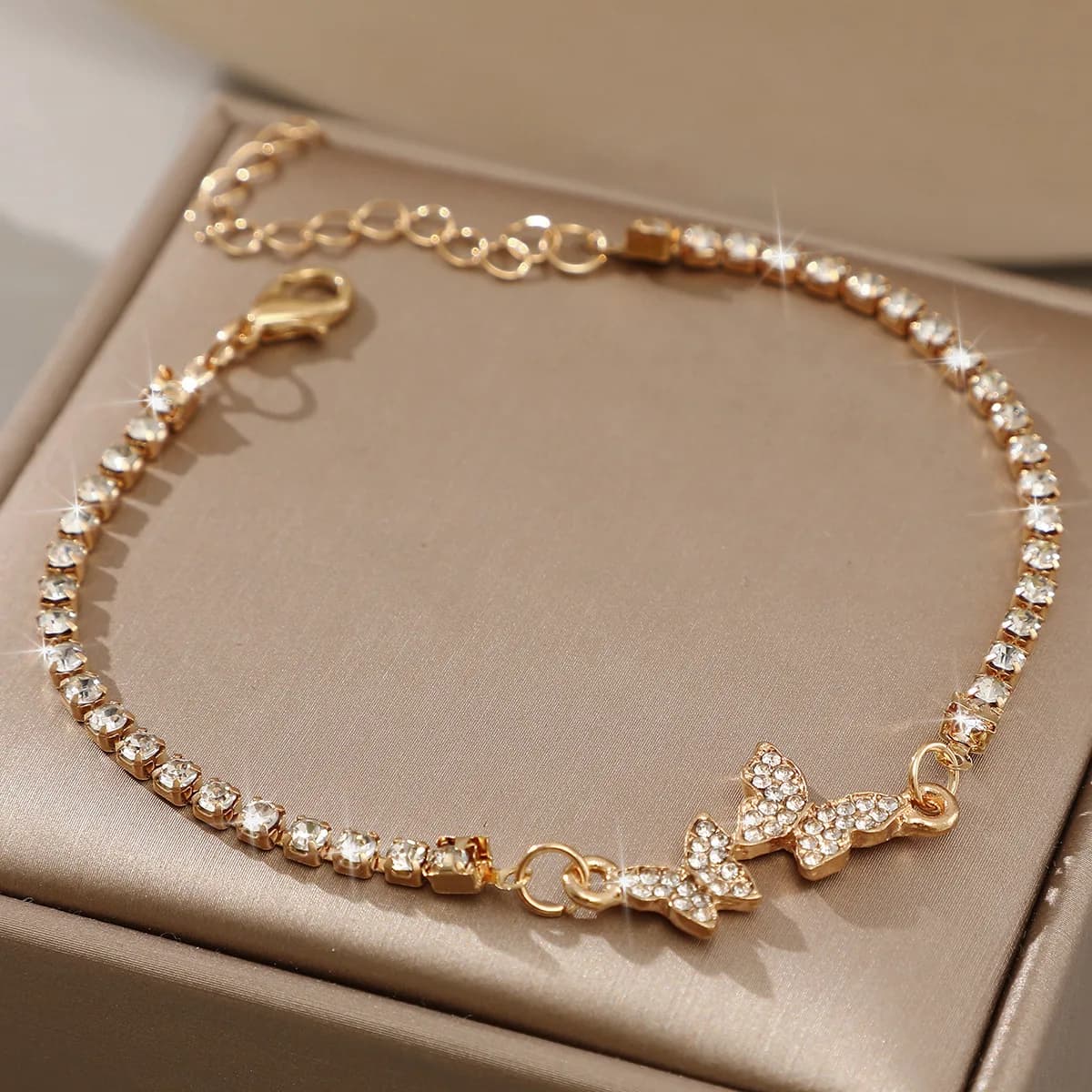 Bracciale a farfalla con zirconi intarsiati con design di nicchia originale in Europa e America per donna, semplice braccialetto regolabile, gioielli Paty