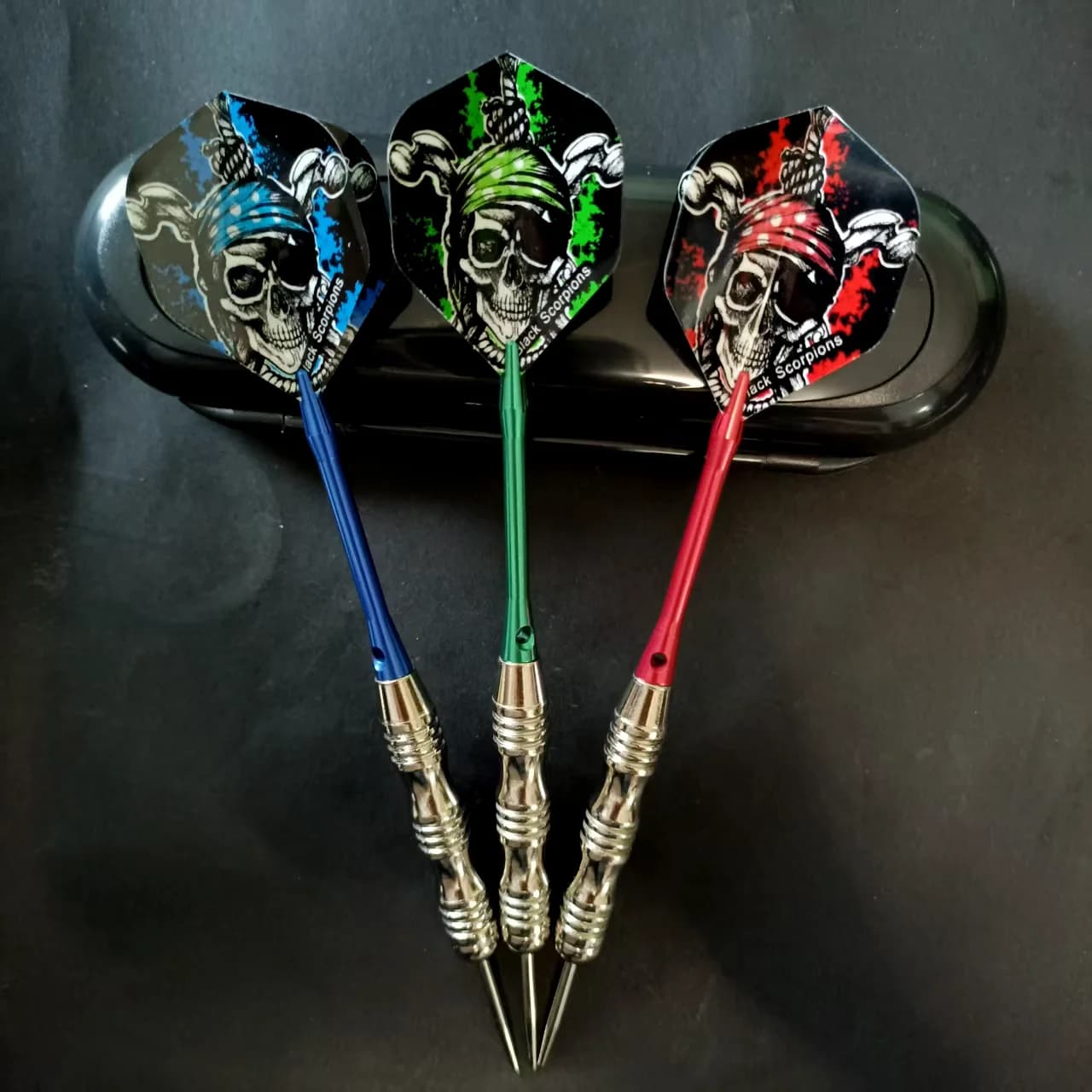3Pcs/Set Skull Pattern Steel Darts Set 22g Durable Metal Tip Darts with Colorful Aluminum Shafts & Flights for Party Bar Game