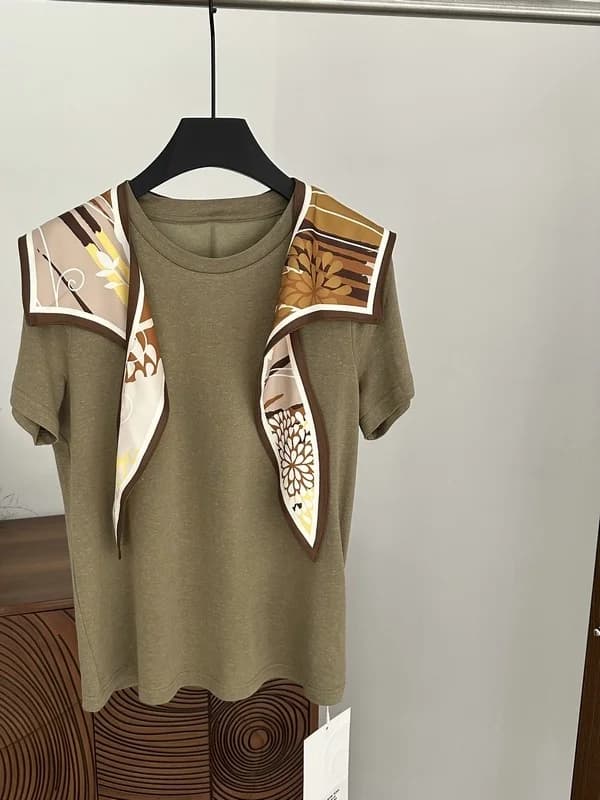 Camicia da donna a maniche corte in lino tinta unita con motivo geometrico stile nautico, sciarpa in seta e coprispalle, moda primavera estate
