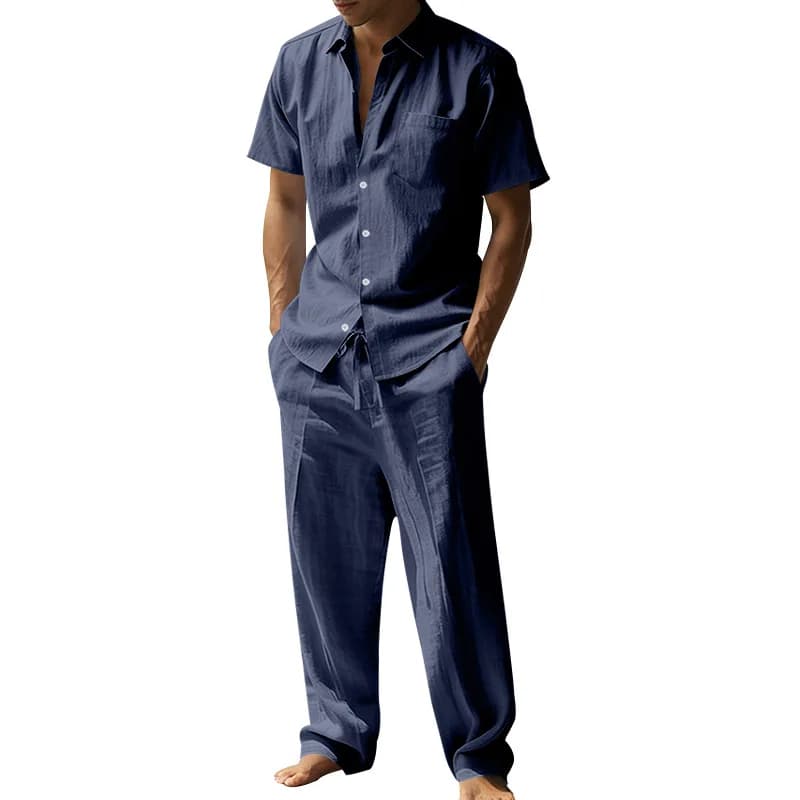 Men's summer dress in linen with short sleeve shirt and casual pants, two pieces.