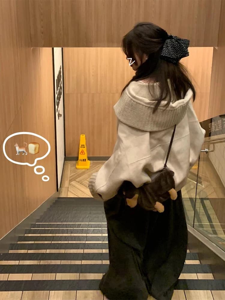 Retro Oatmeal Color Splicing Cloak Knitted Jacket Women Early Spring Lazy Style Loose Slimming Design Sense Top
