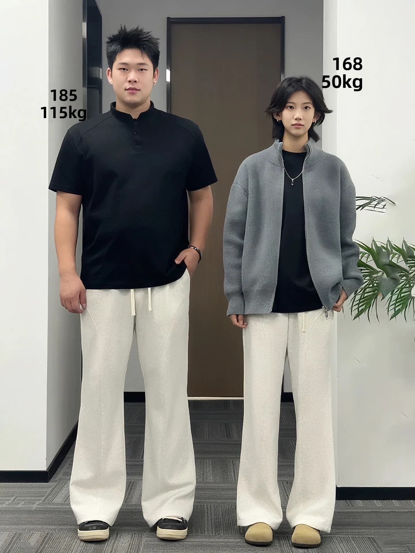 Pantaloni Sportivi Cleanfit da Uomo Grigio-Bianchi con Motivo Floreale, Taglio Asimmetrico, Effetto Modellante e Nascondente, Gamba Dritta, Moda Autunnale