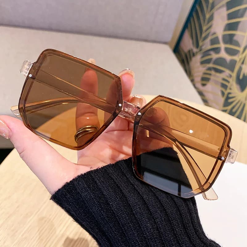 Nuova versione coreana di occhiali da sole da donna di alta gamma, occhiali da sole anti-UV, occhiali da guida alla moda, occhiali da sole poligonali di tendenza