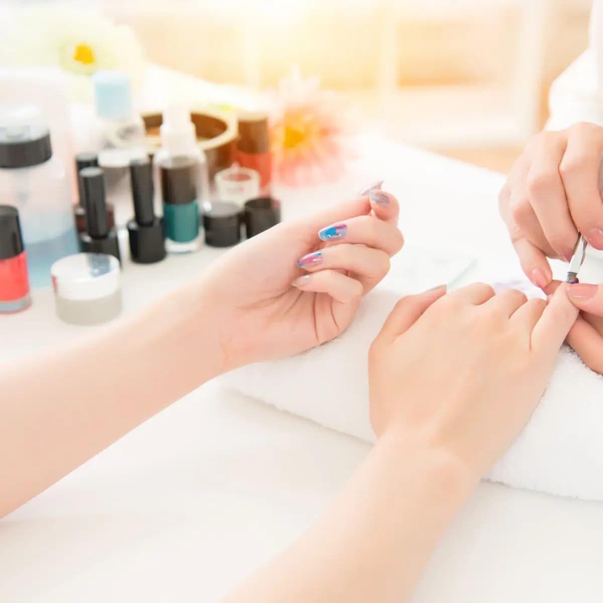 Set di 4 Pennelli per Nail Art con Setole in Nylon Nero, Strumenti di Precisione a Doppia Punta per Pittura Unghie, per Gel Acrilico e Manicure