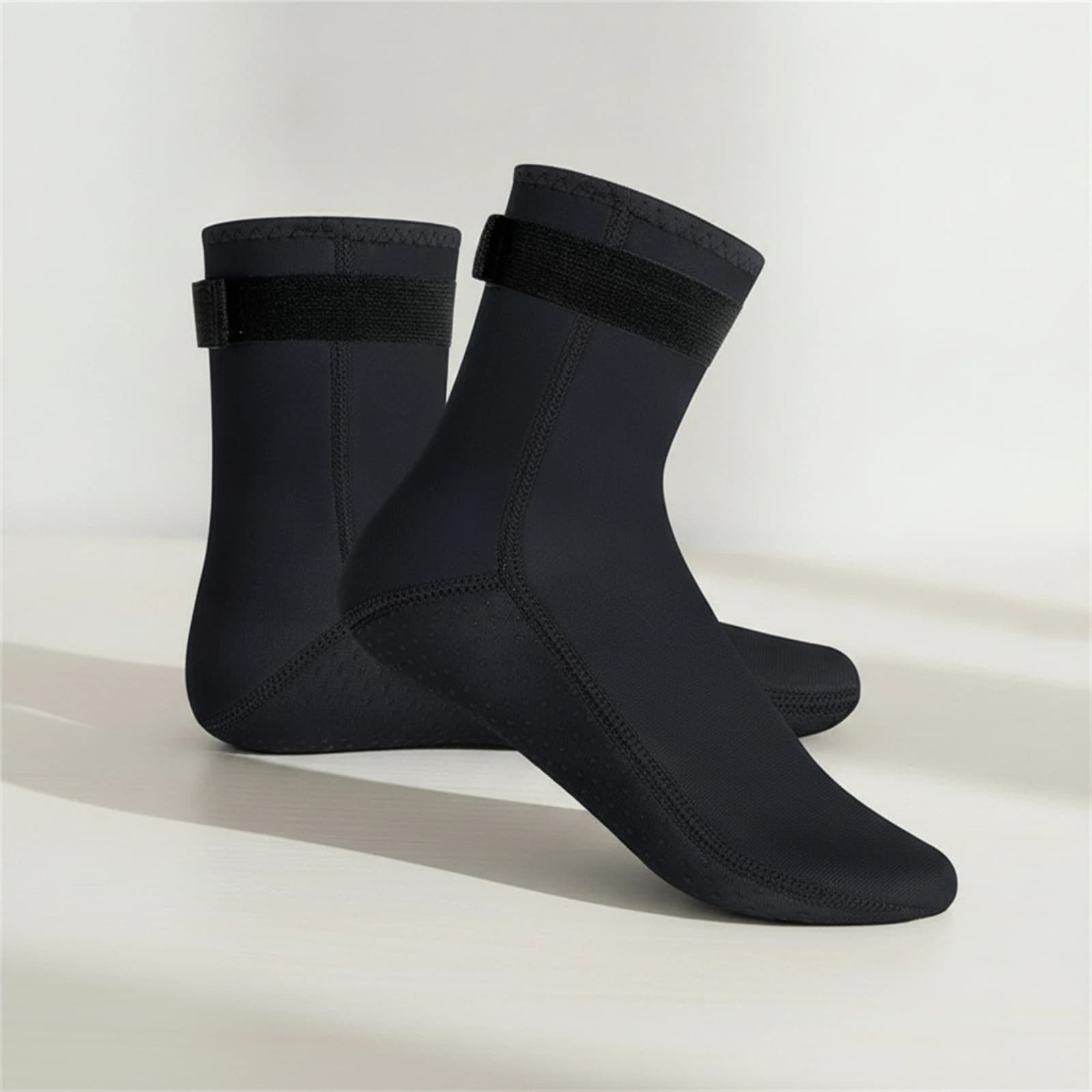 Diving Socks Stretch Wetsuit Socks Diving Booties Safeguarding Snorkeling Booties Flexible for Divers, Cold Water