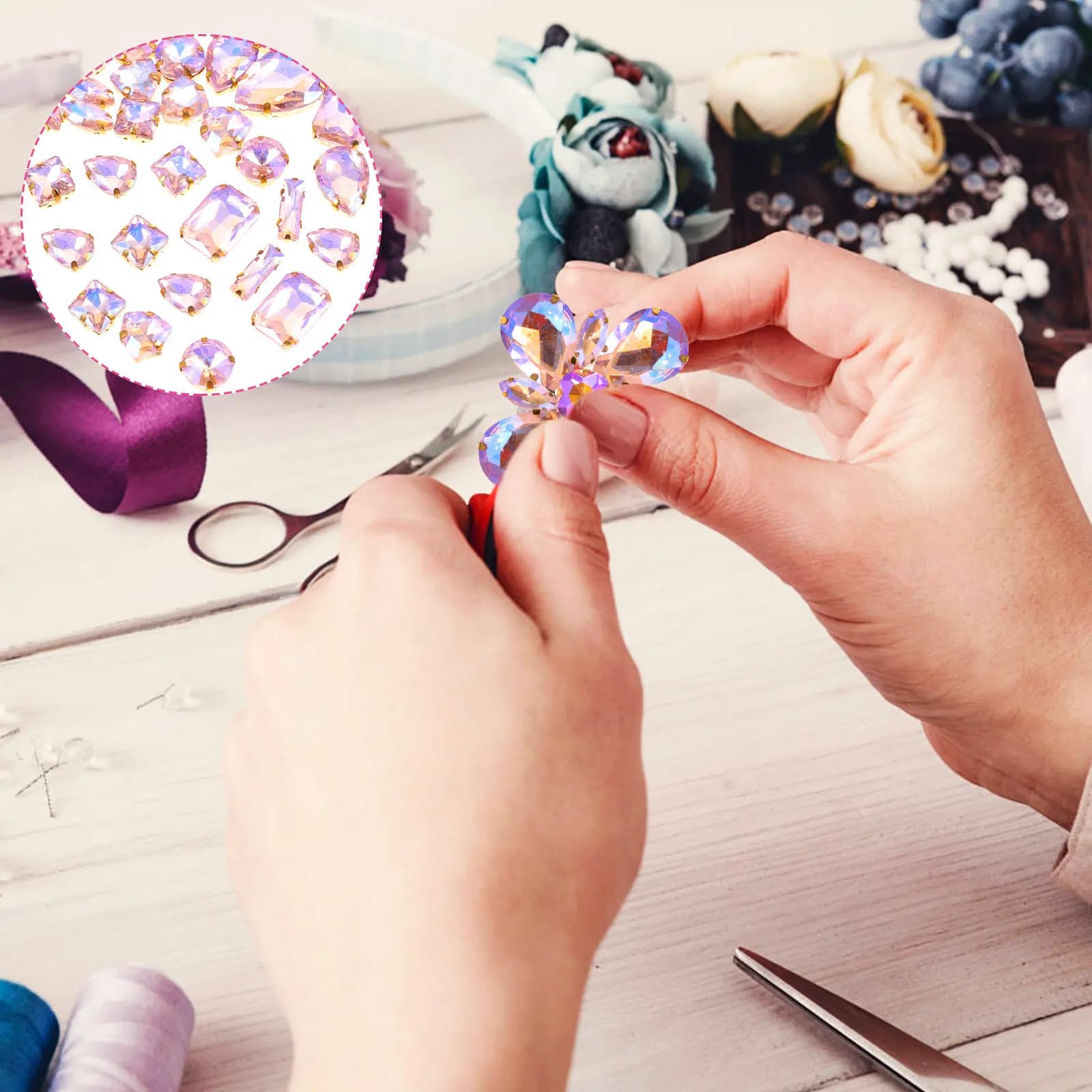 50 Pezzi di Strass in Vetro Squisiti con Texture 3D per Cucito a Mano, Accessori Fai-da-te per Abiti, Spille, Borse e Telefoni