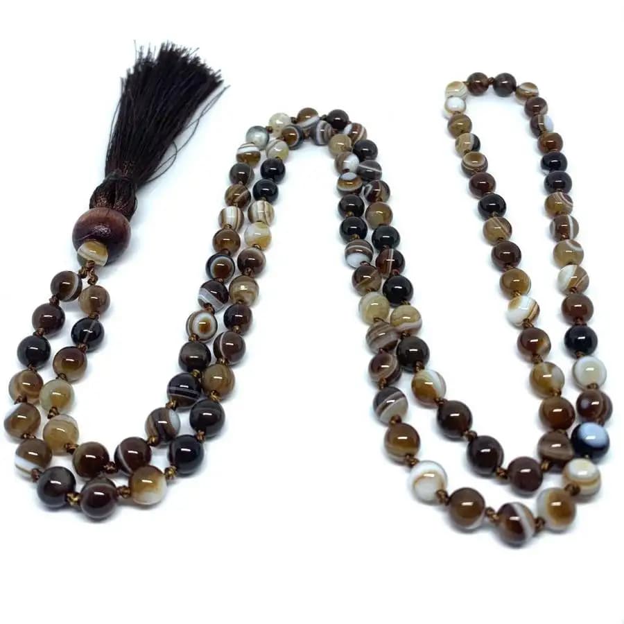 Collana Mala con 108 Perle di Agata Naturale a Strisce con Nappa Marrone, Gioiello in Cristallo per Protezione e Guarigione