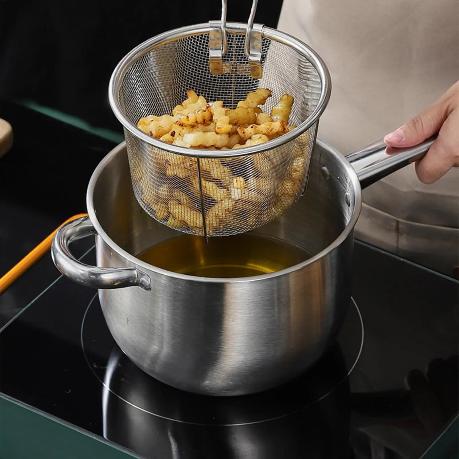Deep Fryer Pot with Lid basket Stainless Steel Nonstick Skillet Deep Fry Pot Kitchen Tools for Electric Ceramic Stove Cooking