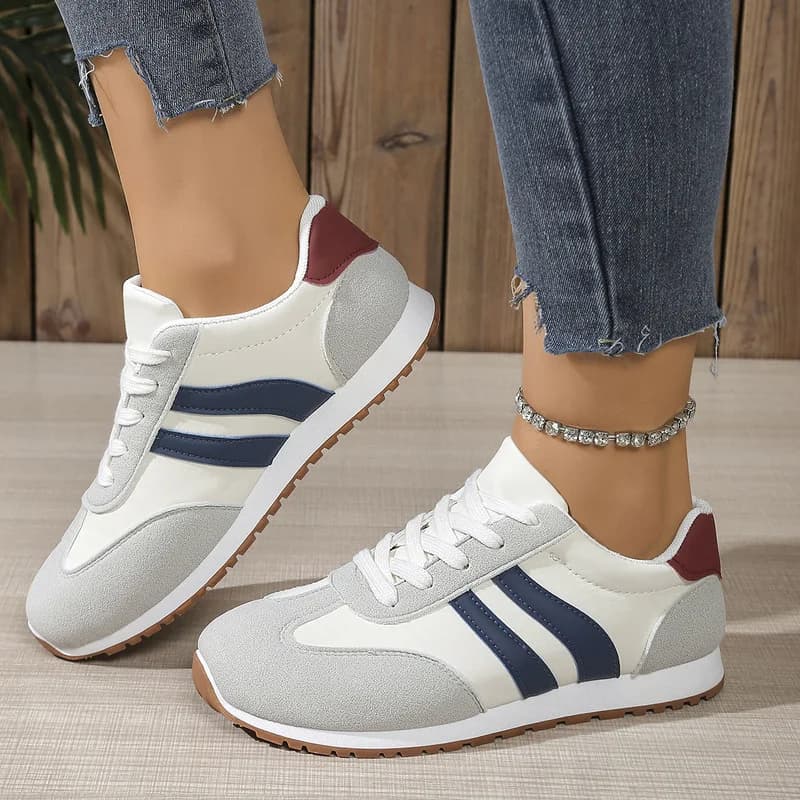 Piattaforma antiscivolo traspirante da donna Moda nuove scarpe casual Scarpe da corsa coreane Scarpe da ginnastica nere per donna