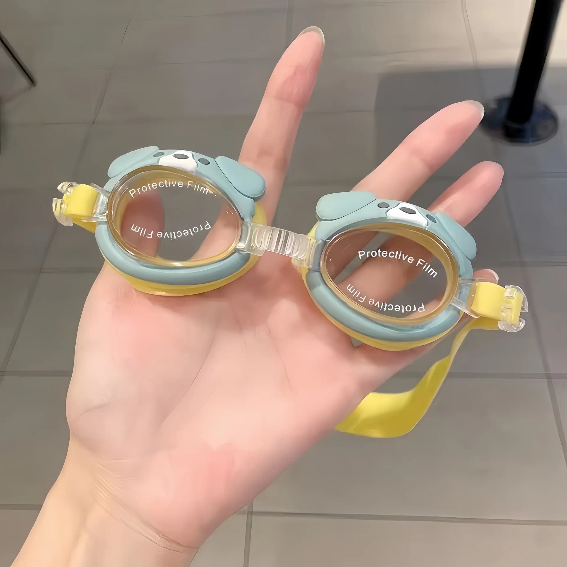 Occhialini da nuoto per bambini con cinturini morbidi regolabili, occhiali da spiaggia, piscina, sport acquatici, per ragazzi e ragazze, antiappannamento, occhialini da nuoto per bambini piccoli