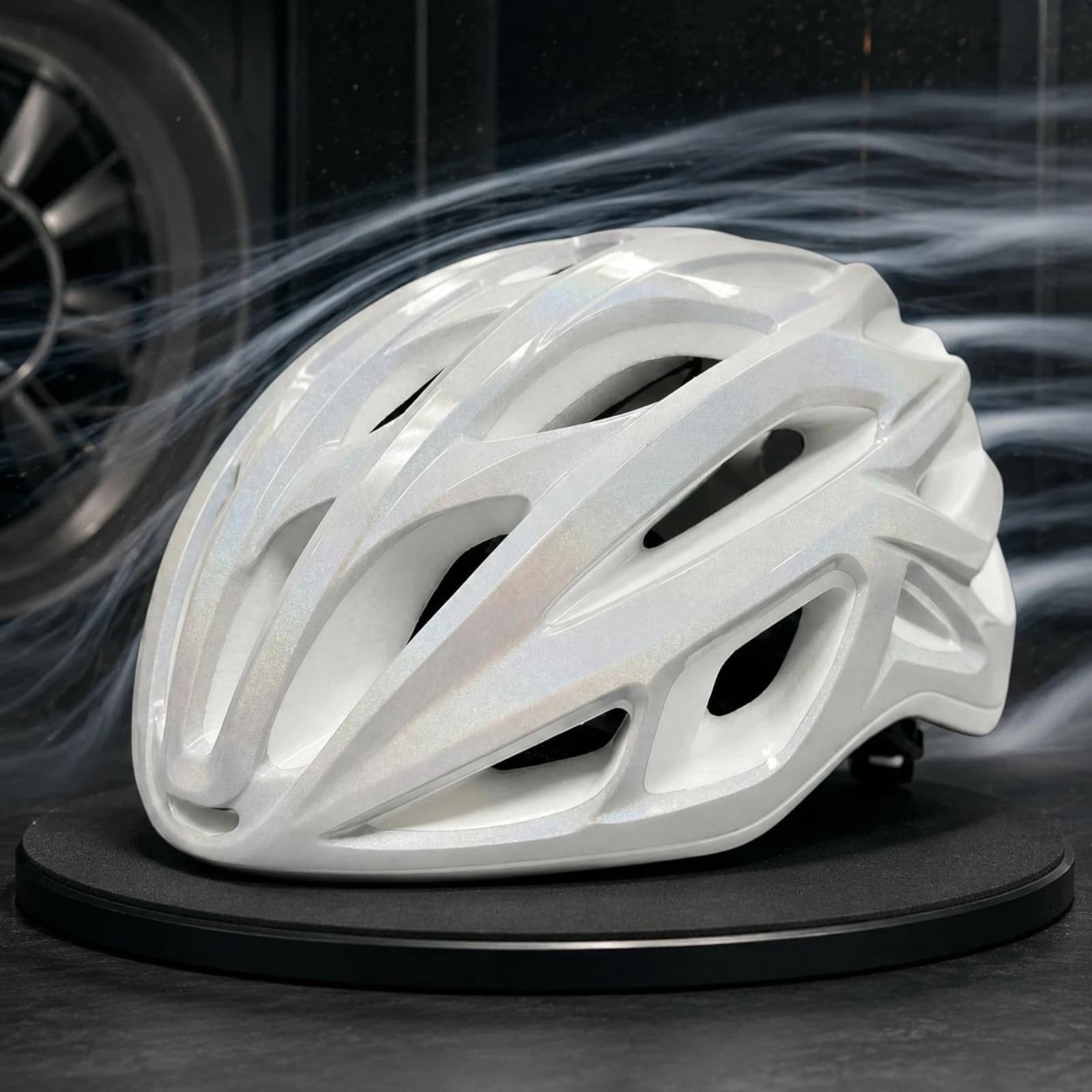 In-Mold Bike Helmet Aerodynamic Road Bike Helmet Safety Gear Breathable Ventilated for Adults, Outdoor Riding