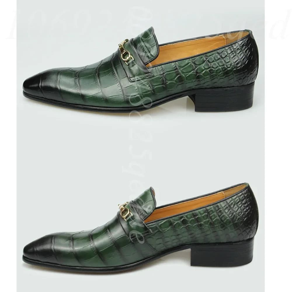 Eleganti Mocassini da Uomo in Pelle Effetto Coccodrillo con Ornamento Dorato a Forma di Morsetto, Scarpe Eleganti Slip-On a Punta per Eventi Formali
