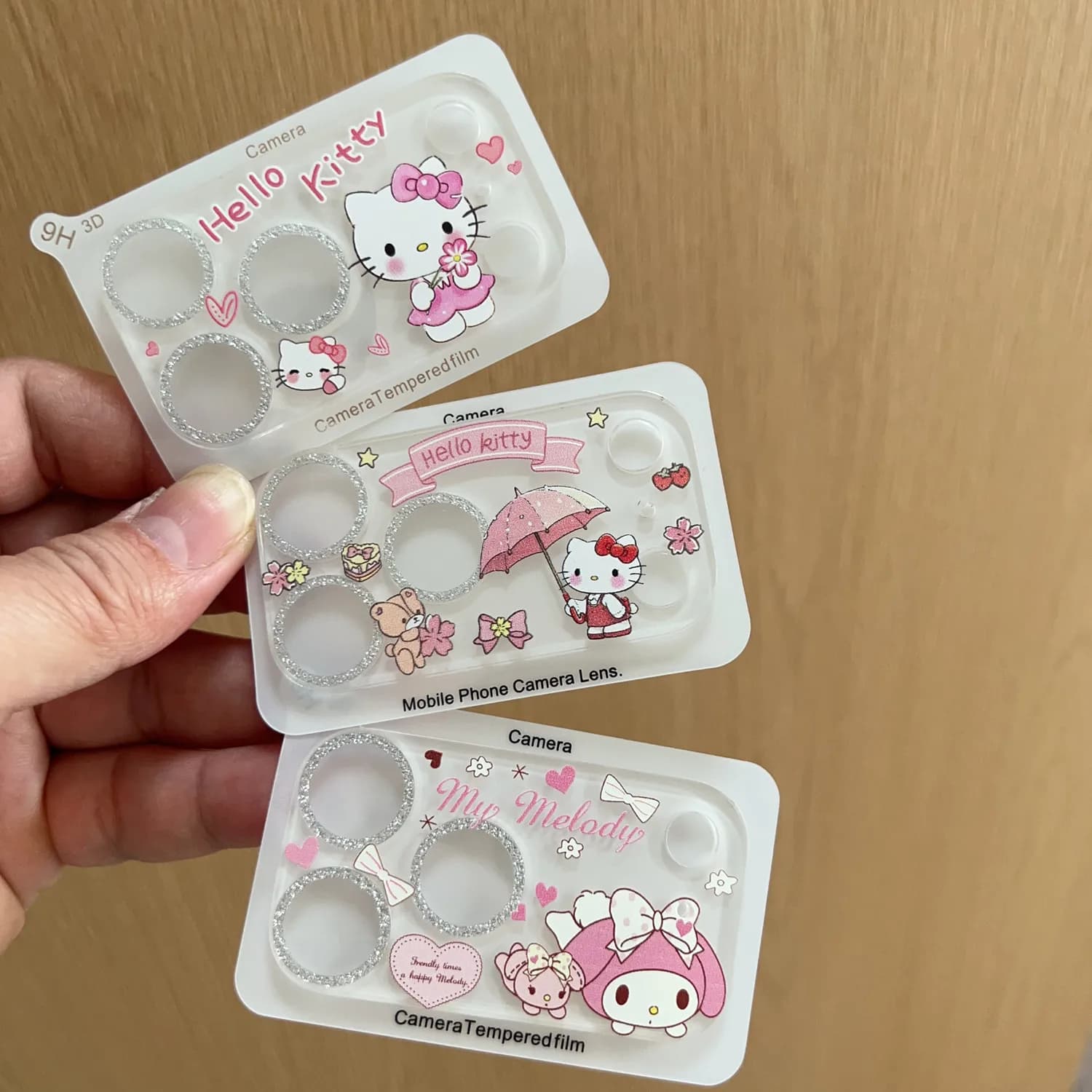 Pellicola Protettiva Kawaii Sanrio Glitter Bling in Vetro Temperato per Lente Fotocamera iPhone 17 Pro Max 16 15 14 Plus, Copertura Completa per Lente Posteriore