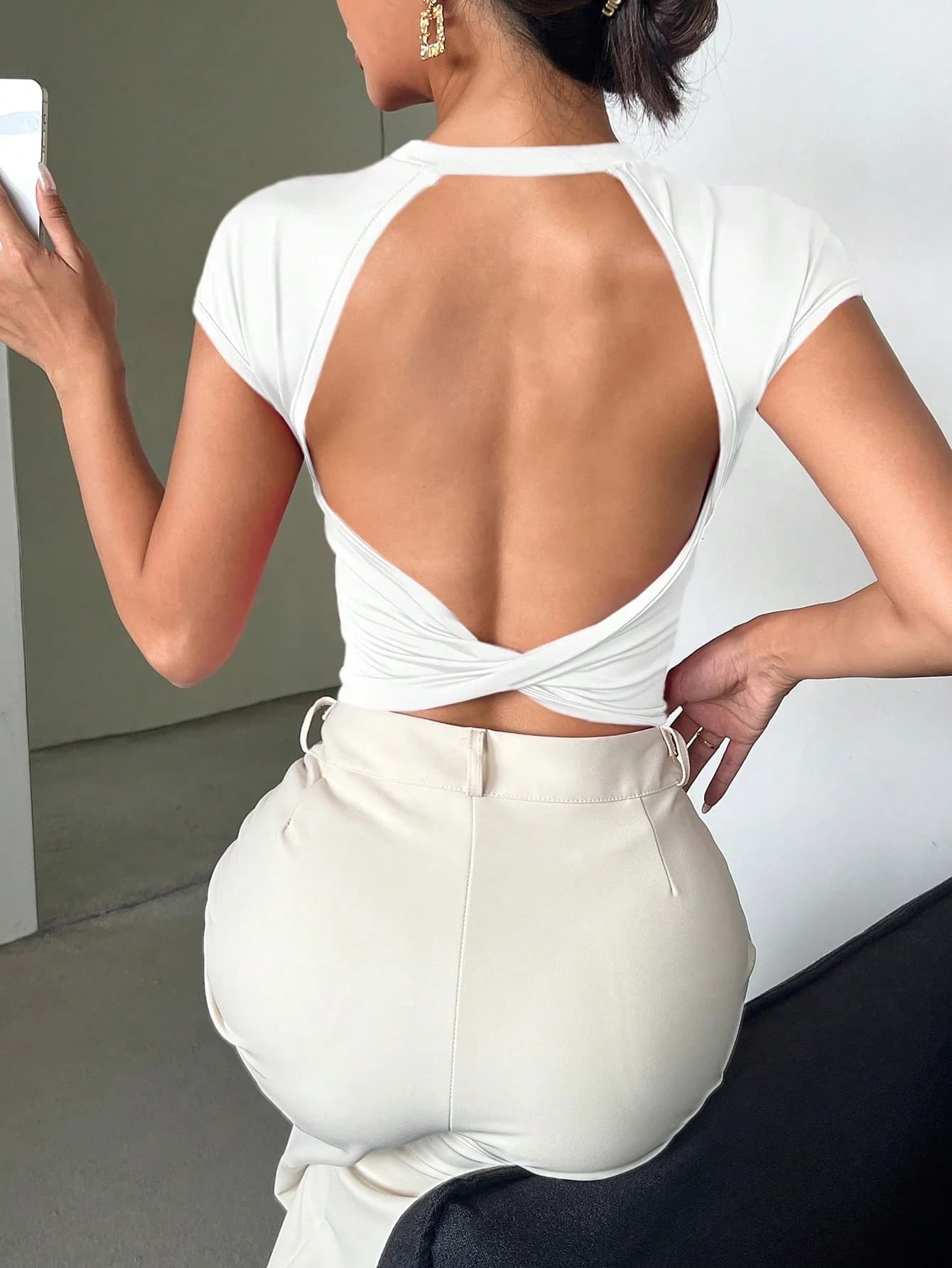 Solid Twist Backless White Top Crop Tee