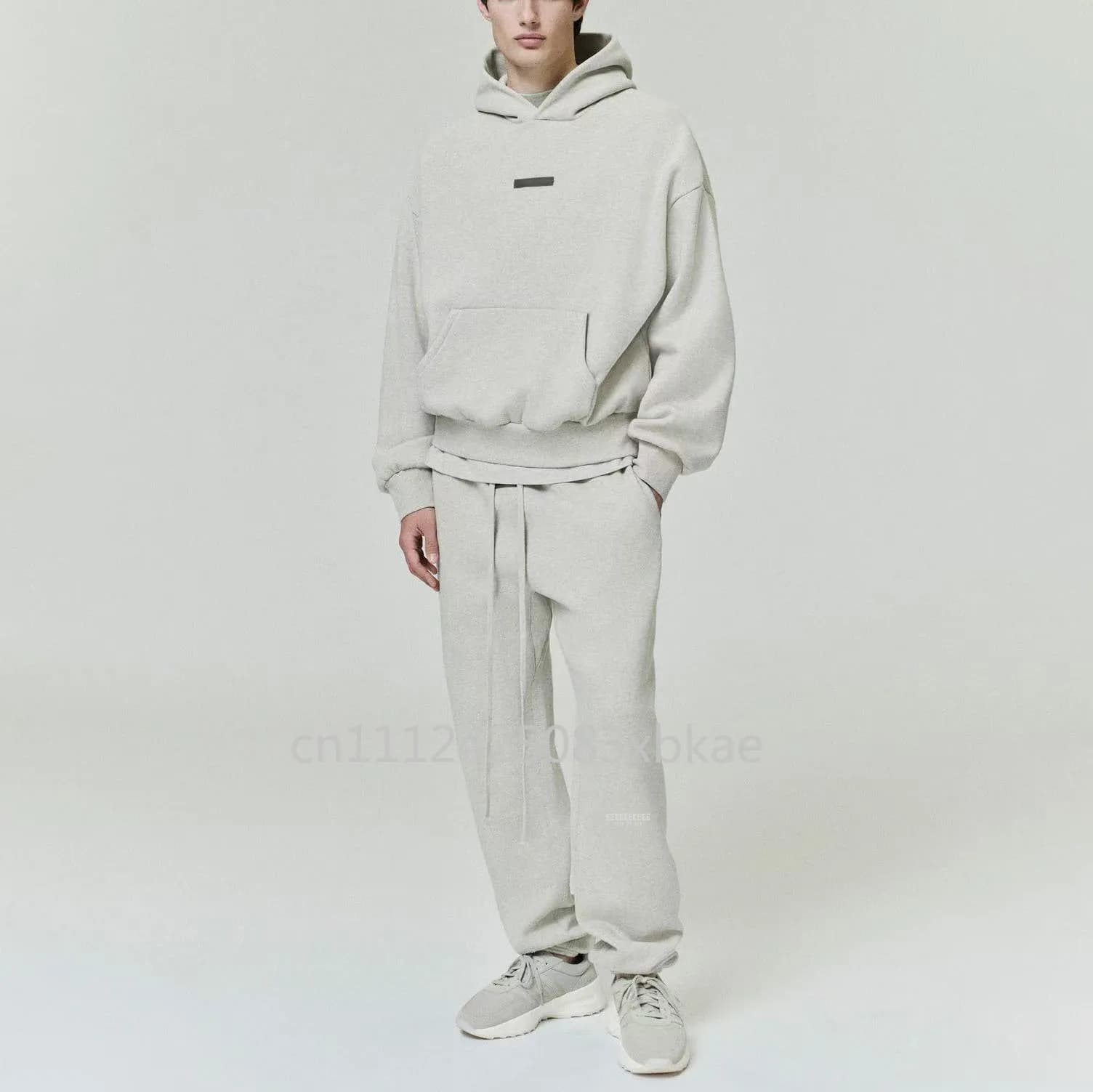 Men's Vintage SS25 Full Line With Sweatshirt and Pants, Luxury Design with Metallic Logo, Men's Oversize Set for Street Style