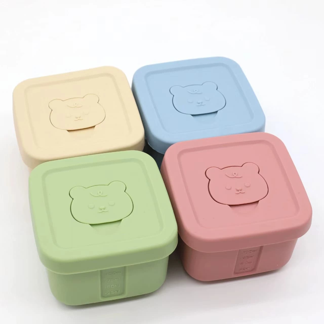 Scatola per integratori alimentari in silicone Scatola per la conservazione della freschezza congelata con coperchio Stampo per cubetti di ghiaccio quadrato Tazza per la conservazione della salsa Scatola per il pranzo per bambini da 150 ml